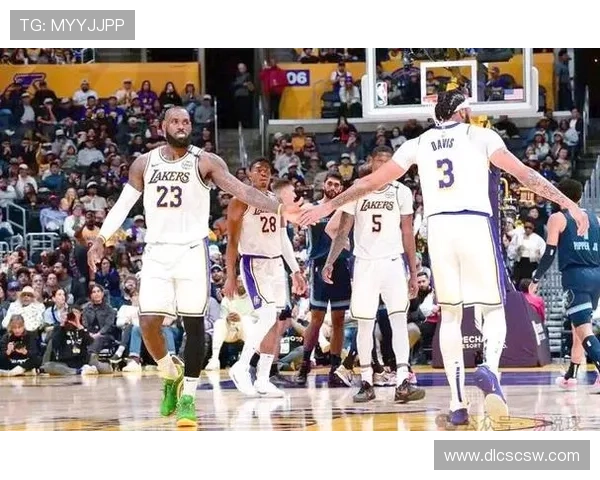 季后赛冲刺阶段群星闪耀湖人勇士争夺西部关键席位形势白热化引关注